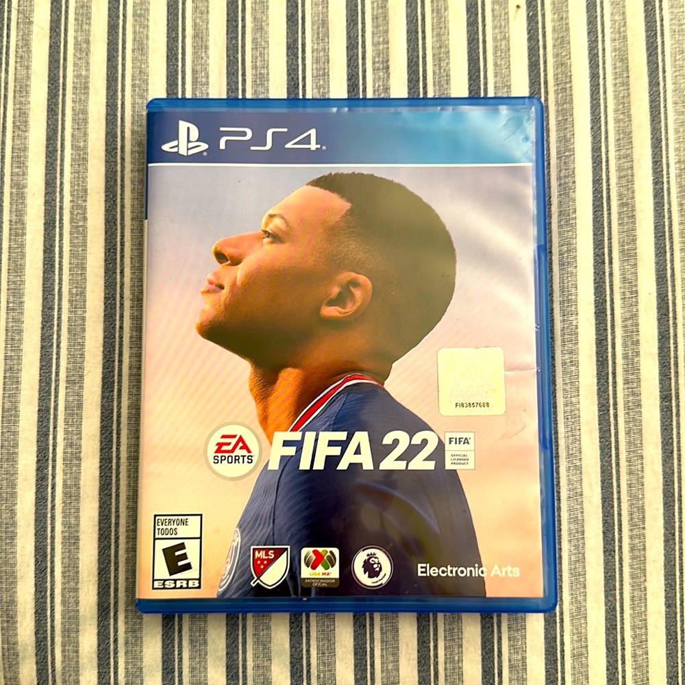 FIFA 22 PS4 game